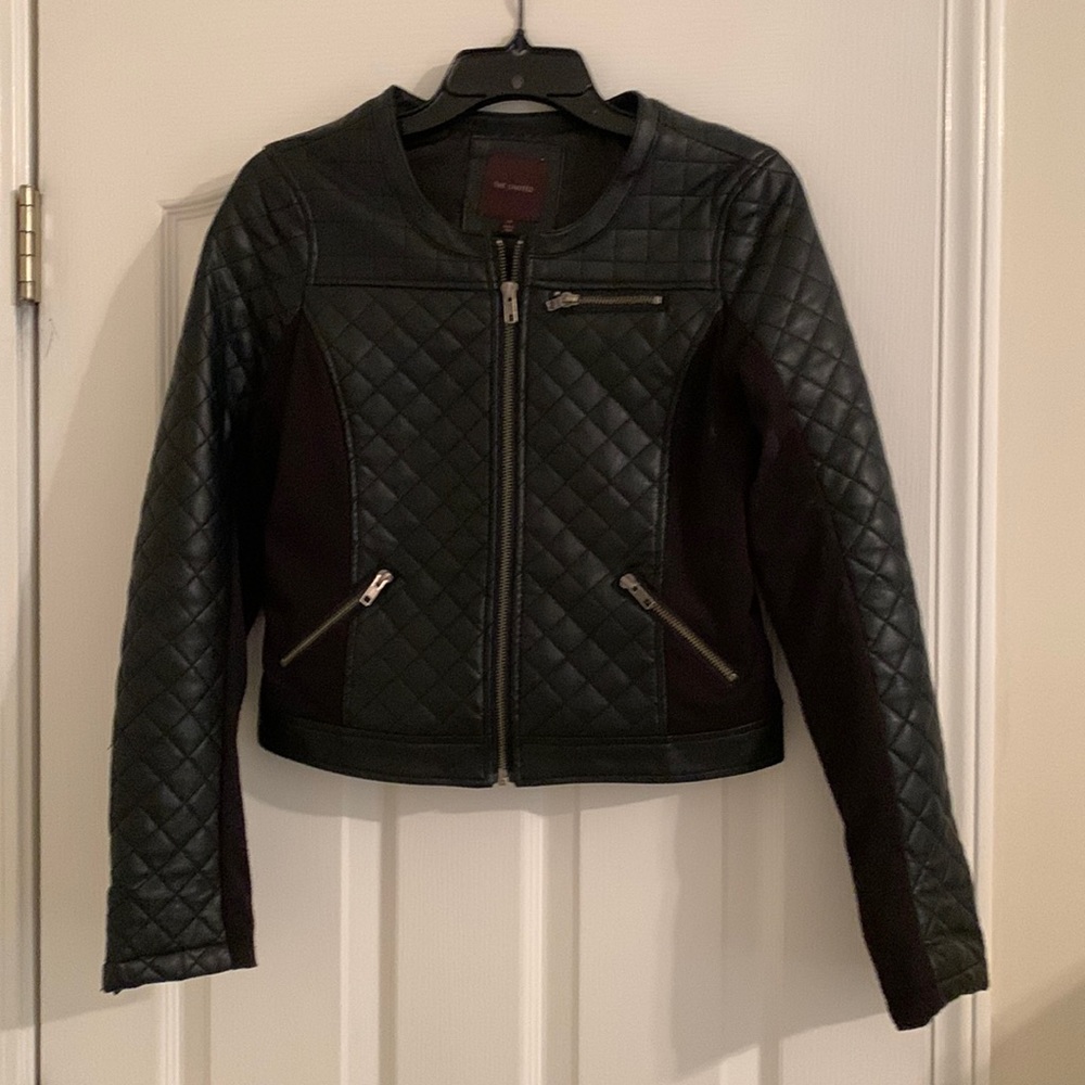 Cute short leather jacket